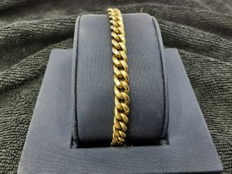 Cuban Link Bracelet - Yellow Gold 10k (.417) 9 grams 8 inch