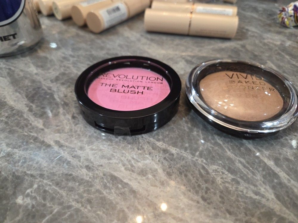 Revolution BLUSH AND BRONZER SET