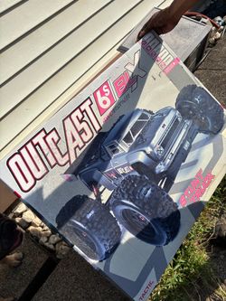 Arrma Outcast 6S BLX (Black Truck)