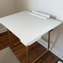 Adjustable Desk/Drafting Table