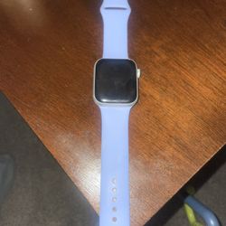 new 8 series no scratch’s or anything nothing wrong 