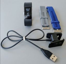 Fitbit charge 2 with USB charger and 2 extra bands / straps working perfect