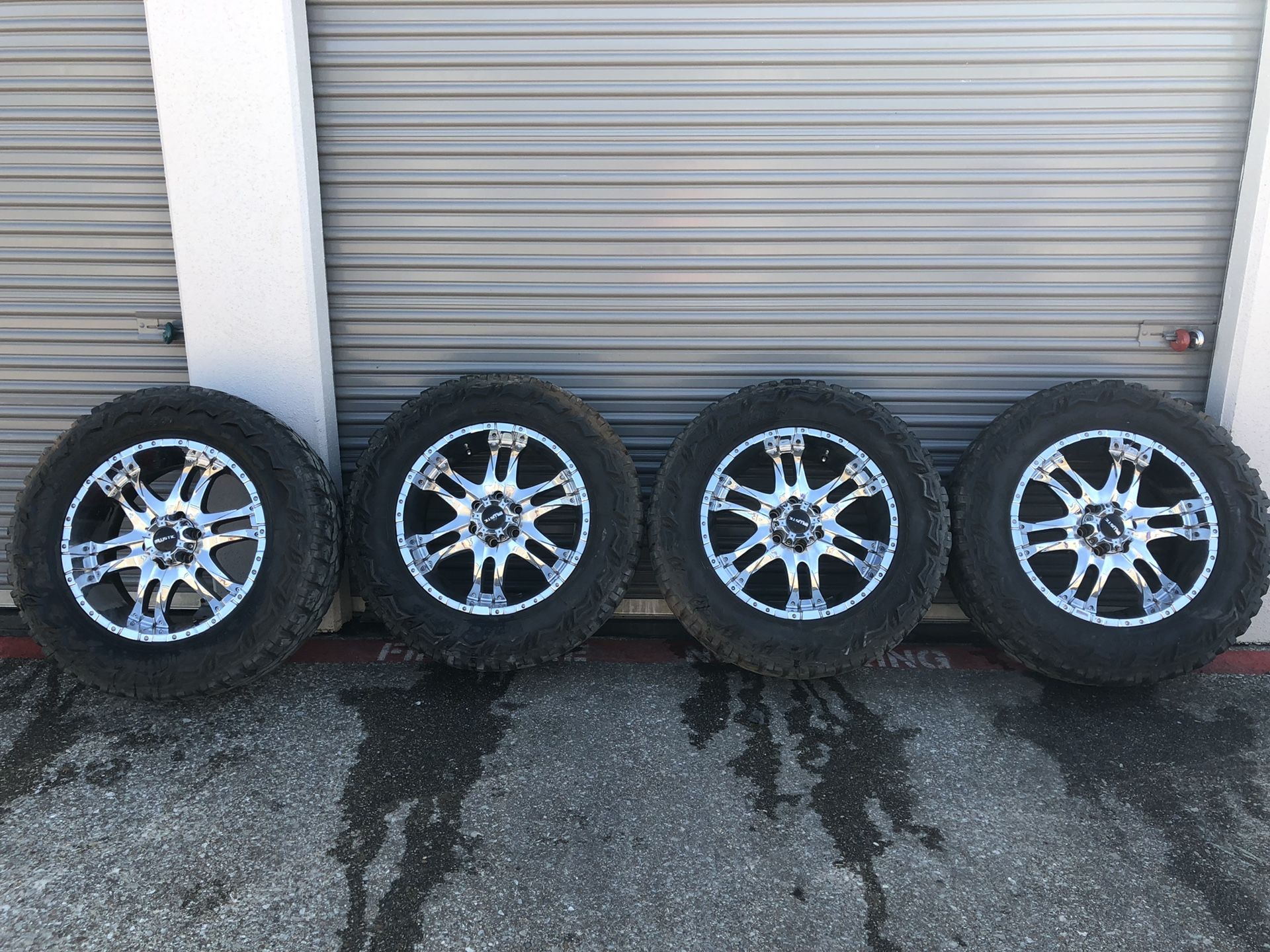 20” Ballistic chrome rims with tires