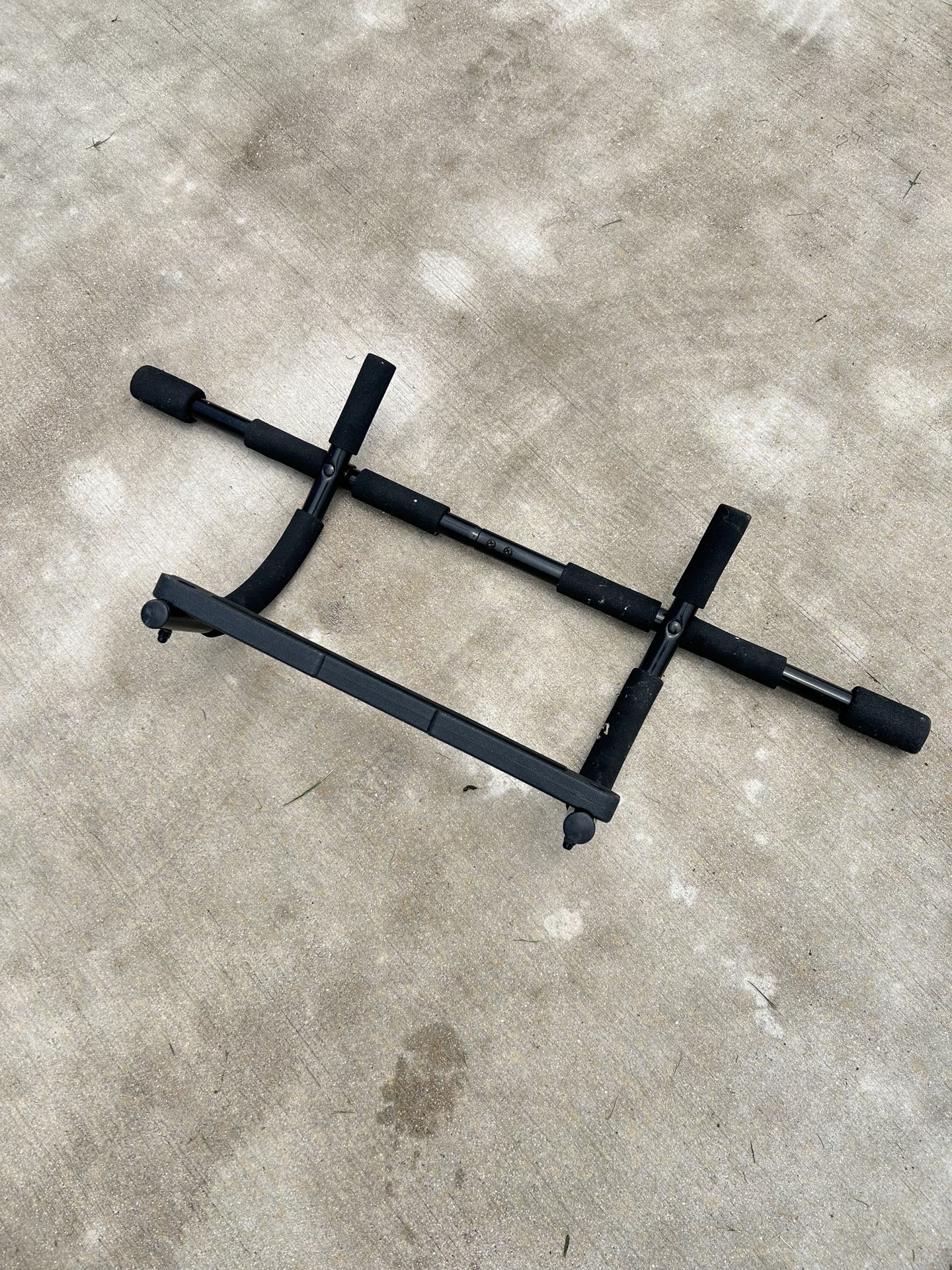 Golds Gym Pull Up Bar - Home