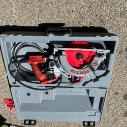 Skill Saw . With Case .$60 Or Best Offer 