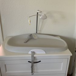 Skip Hop Changing Table 