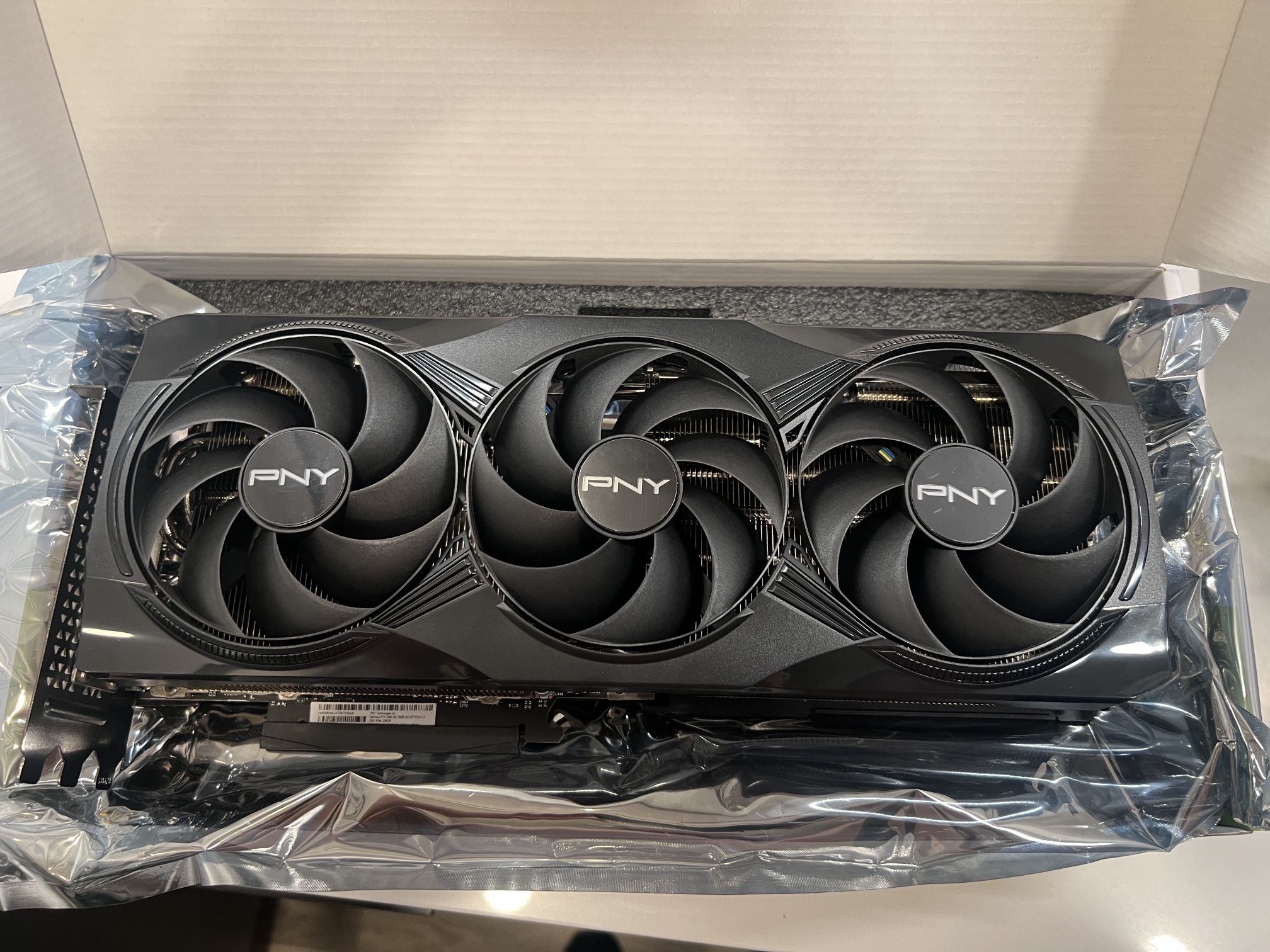 PNY GeForce RTX 5080 OC
