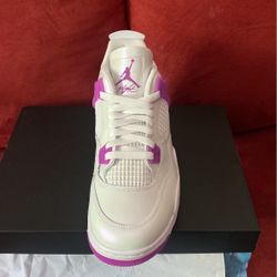 Jordan 4 “Hyper-Violet”  Size 7