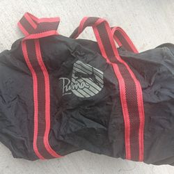 Vintage 1984 PUMA Carrying Travel Gym Bag Excellent