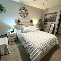 Queen Bed & Platform 