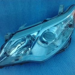 Driver Side Headlight For A Toyota Camry 2011 Or 2013 OEM Part