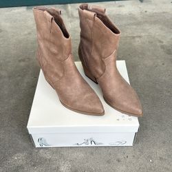 Dolce Vita Lacie Western Boo