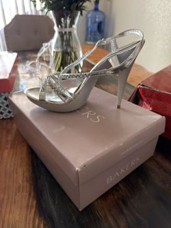 Used Bakers Shoes Silver Heels 8.5M