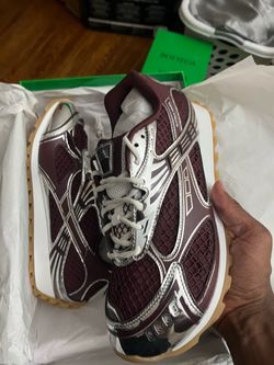 Bottegas sneakers men’s 10 dark red
