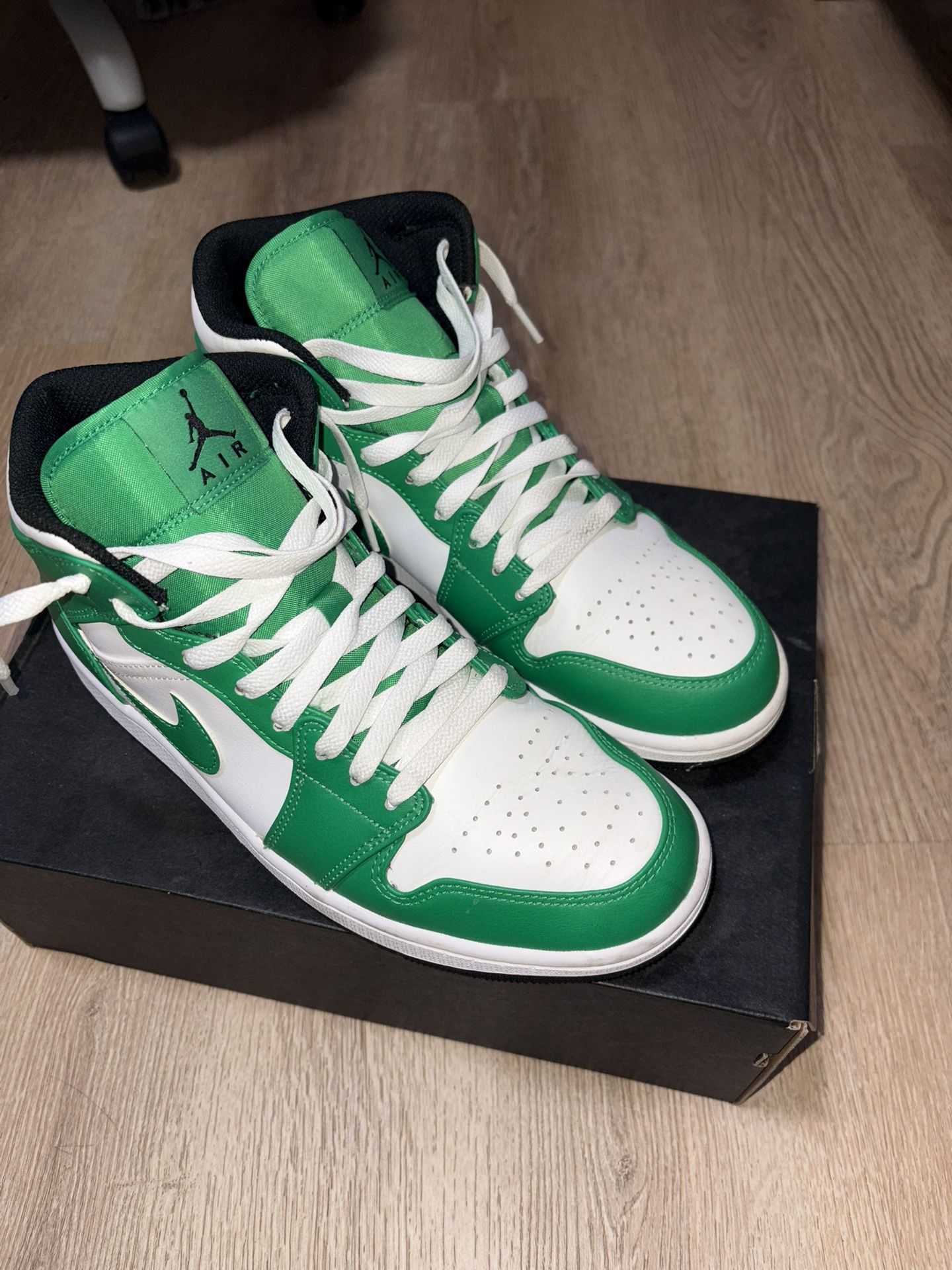 Lucky Greens Size 9.5 With Box