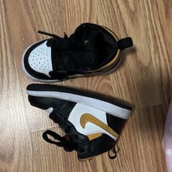 Toodler Nikes