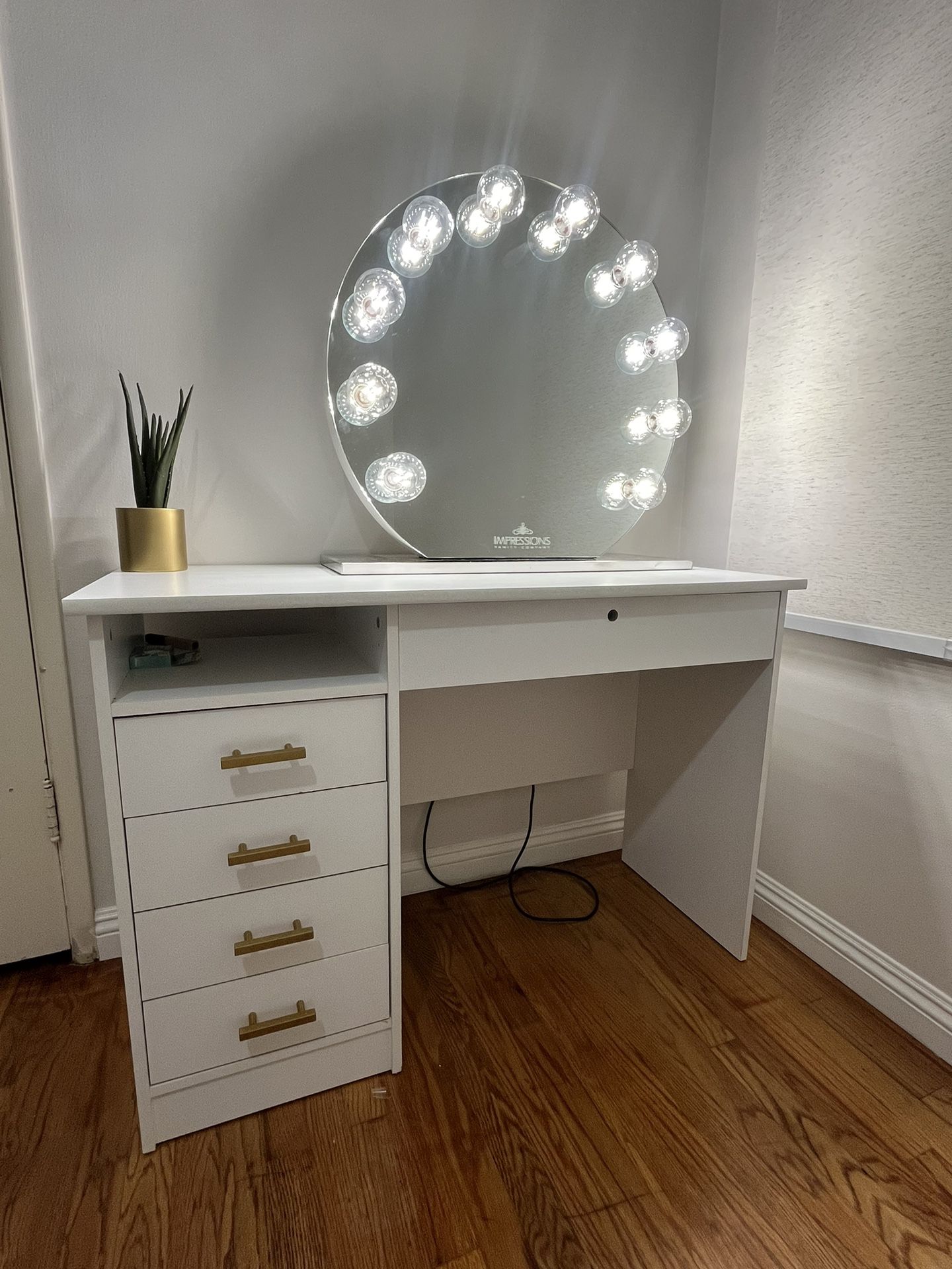 Impressions Vanity Mirror & Desk