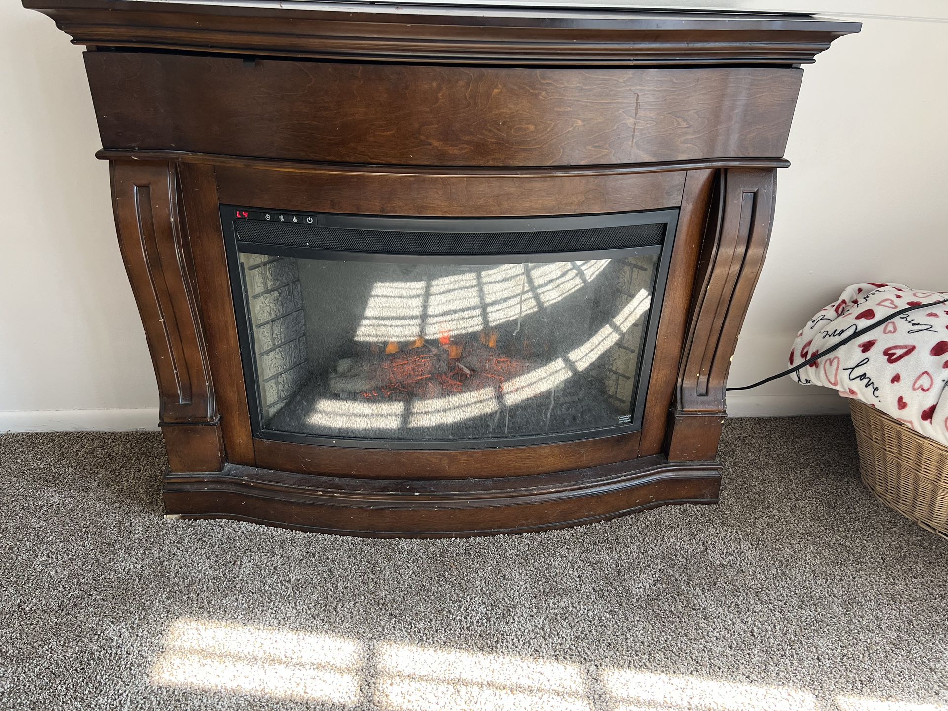 Fireplace / Tv stand