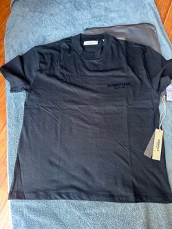 Black essential T-shirt
