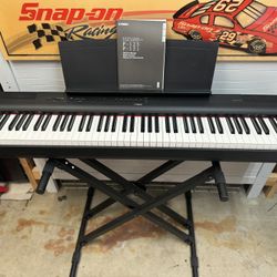 Yamaha P-125