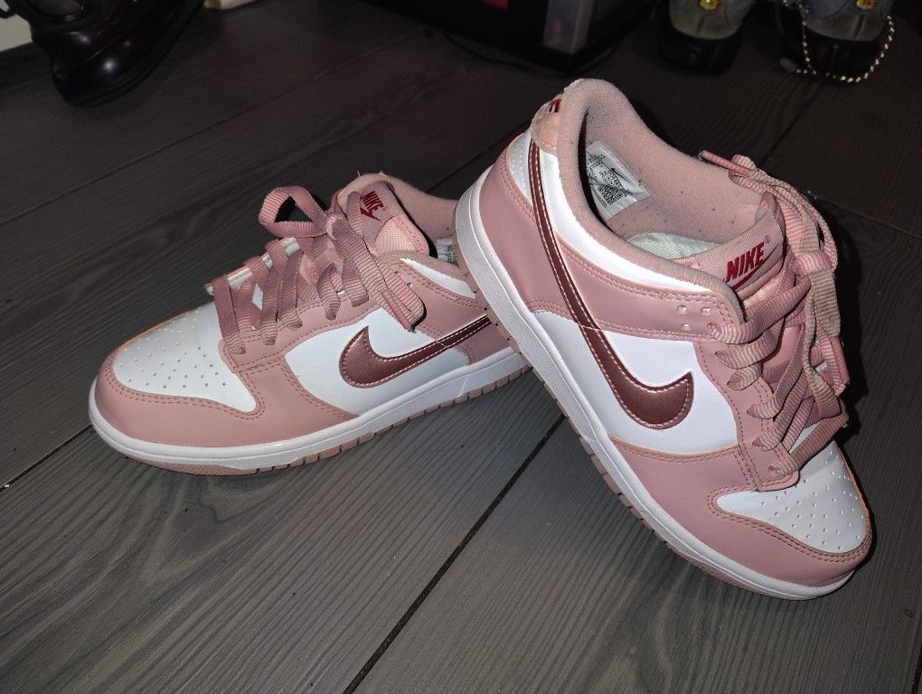 🚨$60🚨Nike Dunk Low 