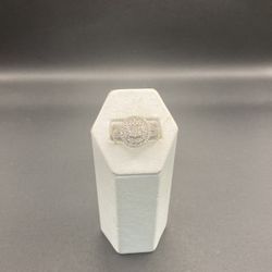 10KT White Gold Diamond Ring 