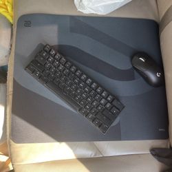 Logitech GPro Super light, Gk61 Keyboard, BenQ Zowie pad