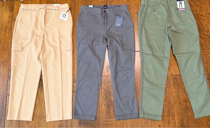 Women’s Pants Size 6 **BRAND NEW**