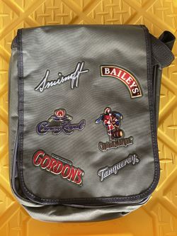 Green Carry Bag With Strap And Pockets