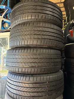 Set of 4 matching tires all season cooper like new 225/55R17
