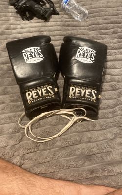 Cleto Reyes 14oz Black Boxing Gloves