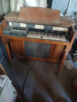 Early 1960 Hammond organ