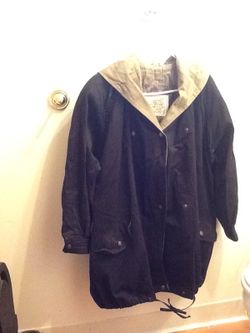 MEN'S COAT WITH HOOD, SIZE M.