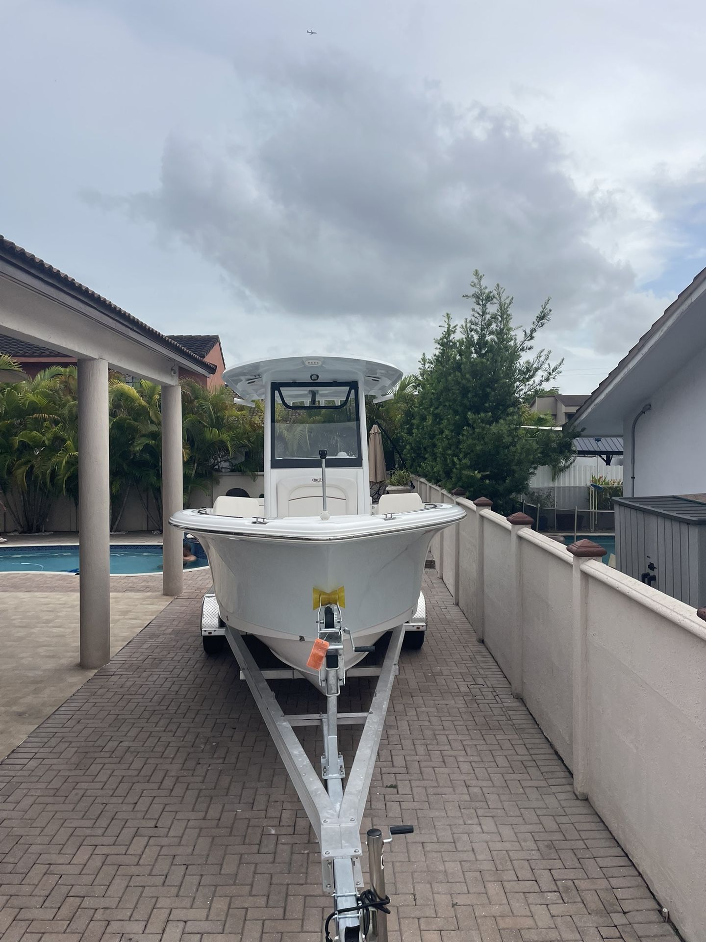 2021 Seahunt Ultra 239