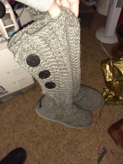 UGG BOOTS size 8