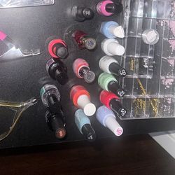 Nail Polish And False Nails With Case And 2 Nail Tools, Jewelry Included 
