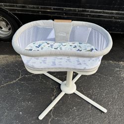 HALO Luxe BassiNest Swivel Sleeper