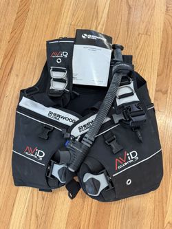 Sherwood Avid CQR 3 BCD and Regulator W/computer