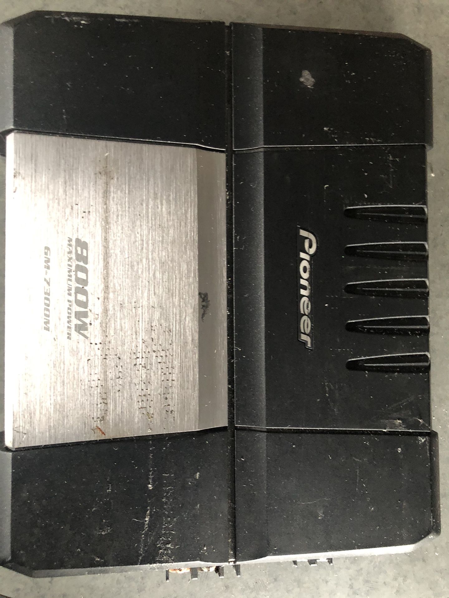 Pioneer amp 800 W (mono)