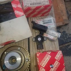 03 GS 300 Parts Brake Booster Fuel Injection And Brake Pads Oil Filters 