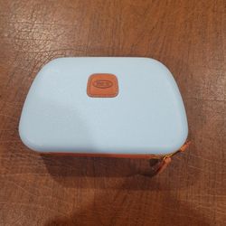 Brics Hard Shell Travel Toiletry Case Bag Qatar Airways Luggage 
Organizer Blue. New, perfect shape. No dust bag. box or labels. Pouch 
only! 