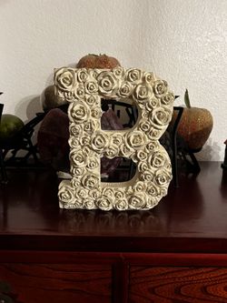 Letter B Tea Garden Wall Decor