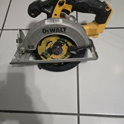 Dewalt Saw 6.5