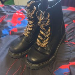 Boots #8 Women’s 