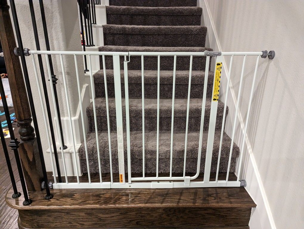 Regalo Easy Open 47-Inch Super Wide Walk Thru Baby Gate