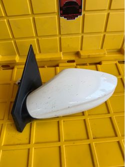 2011 Hyundai Sonata Left/Driver Side Mirror