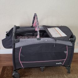 Evenflo Baby Playpen Deluxe ( Read Description !!)