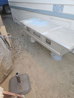 Husky tool box $100