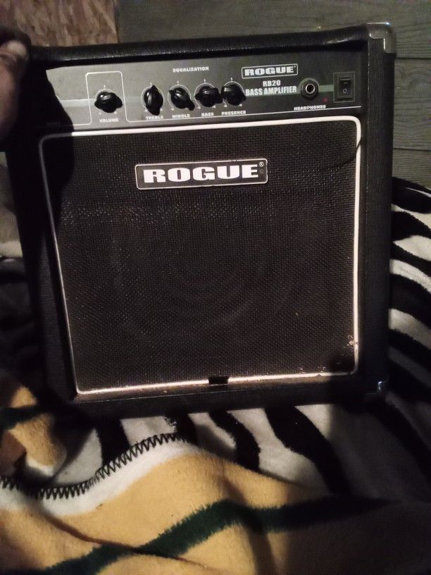Rogue Guitar Amp