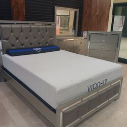 *Pricing Starting At $699!!*---Attractive Jasmine Queen/King Bedroom Sets---Delivery And Financing Available😉